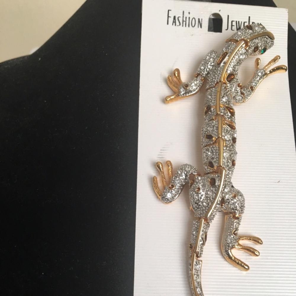 Brooch